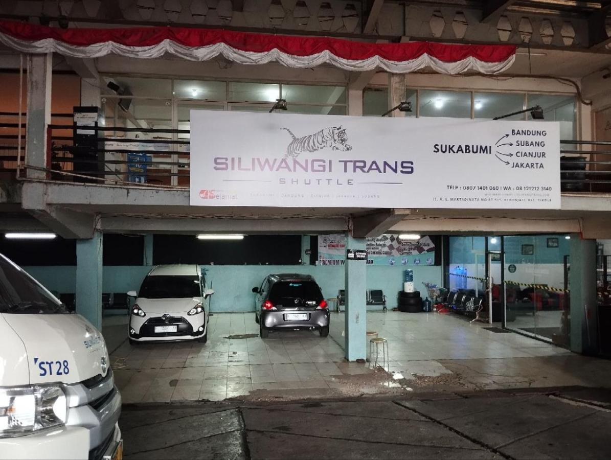Hotel Syariah Selamat スカブミ エクステリア 写真