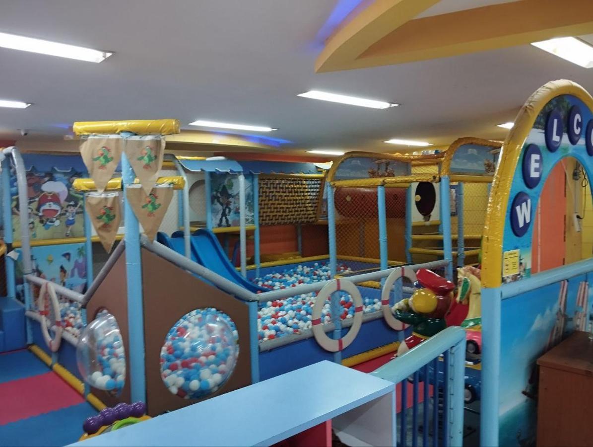 Hotel Syariah Selamat スカブミ エクステリア 写真